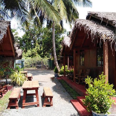 Blue Ocean Cabana Trincomalee Exterior foto